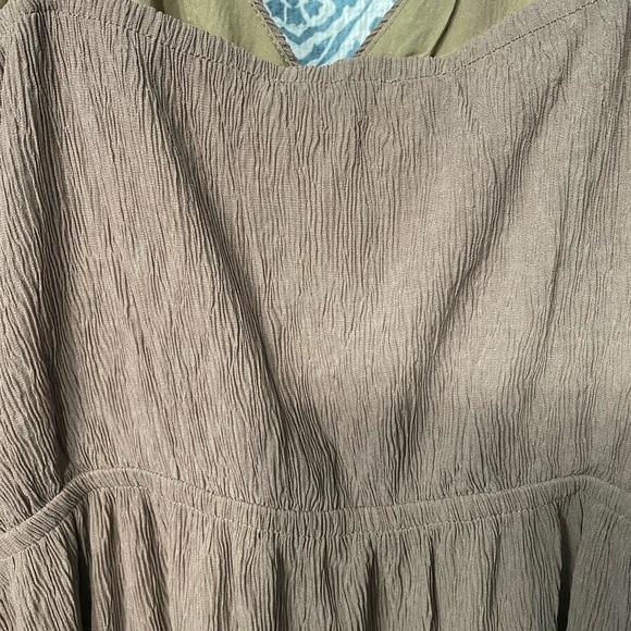 Textured Mocha dress - Picture 3 of 4